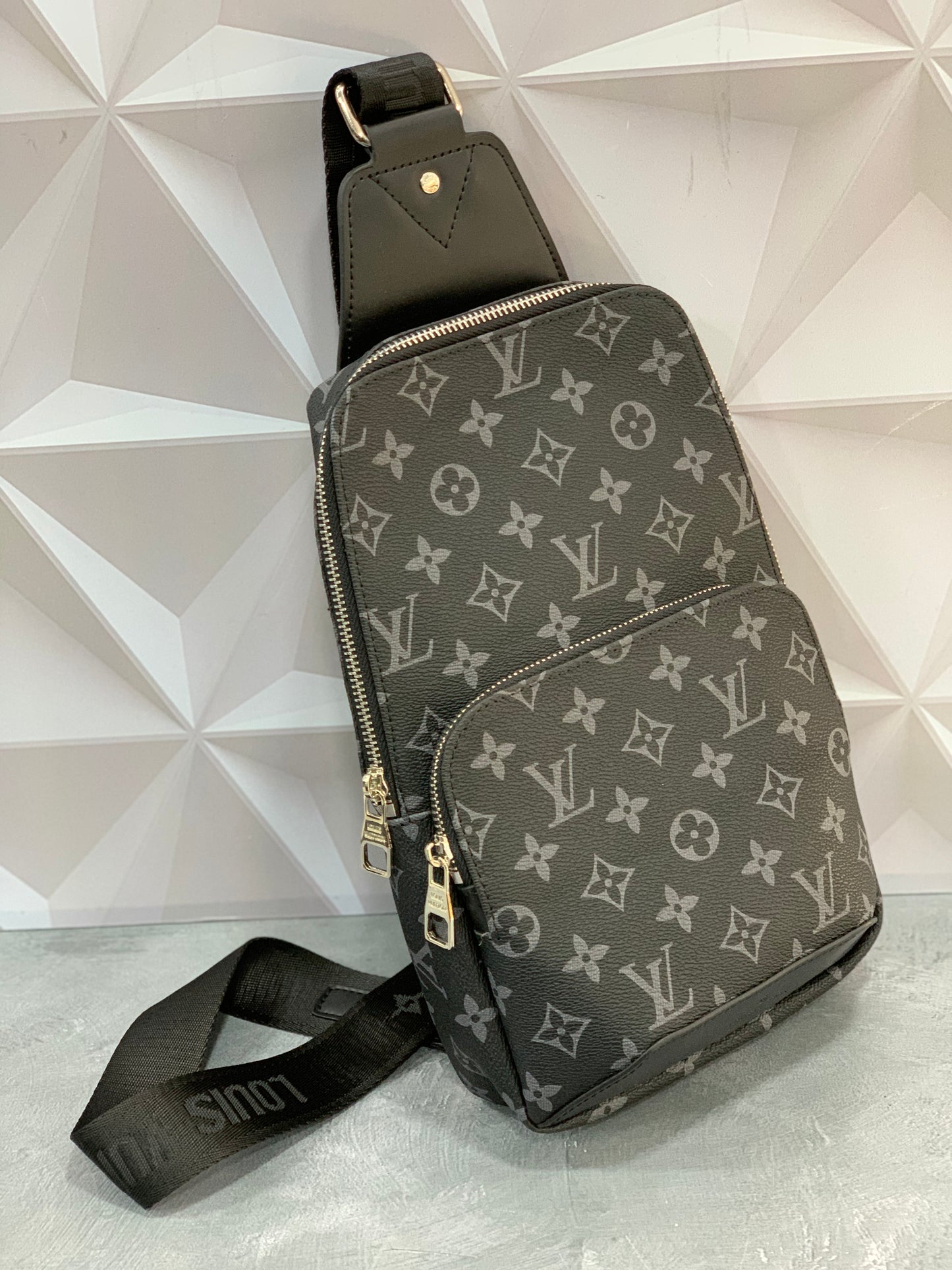 RIÑONERA LOUIS VUITTON - 8053