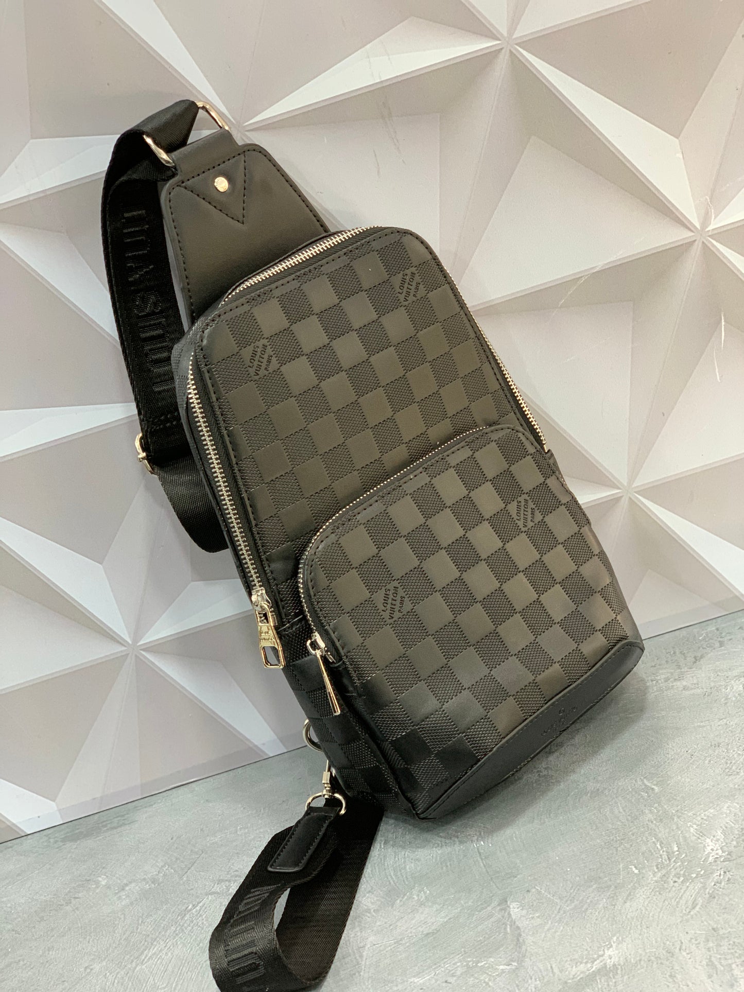 RIÑONERA LOUIS VUITTON - 8054