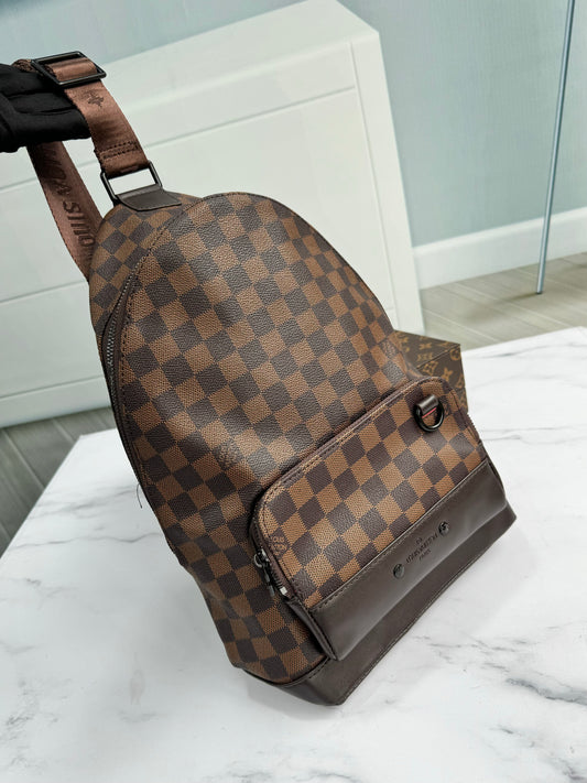 RIÑONERA LOUIS VUITTON - 8048