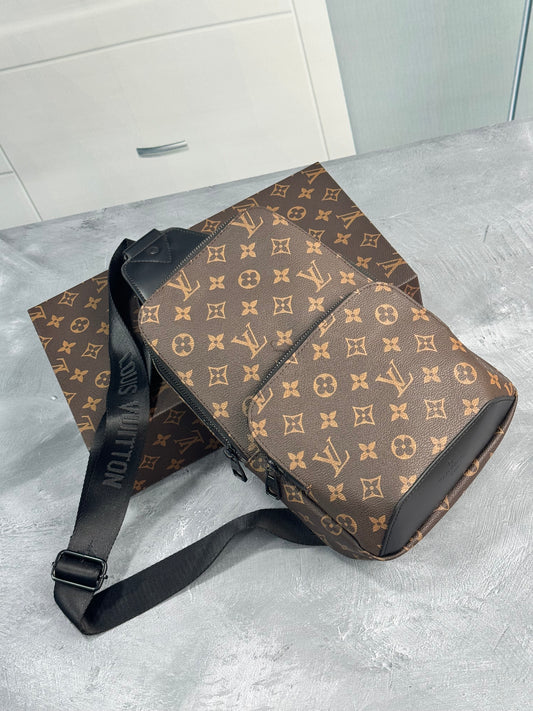 RIÑONERA LOUIS VUITTON - 8050