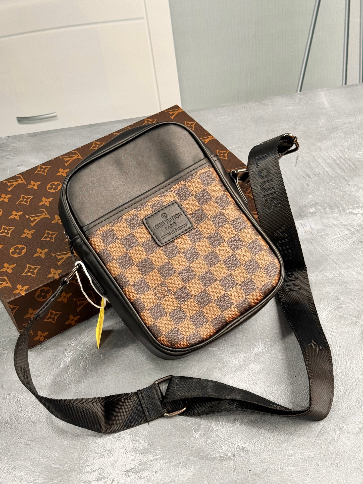 RIÑONERA LOUIS VUITTON - 8056